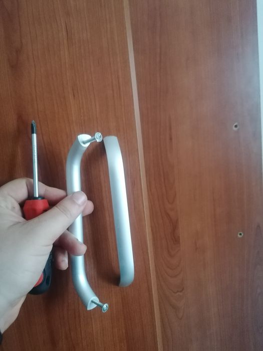 Usi pal culoare "cires"