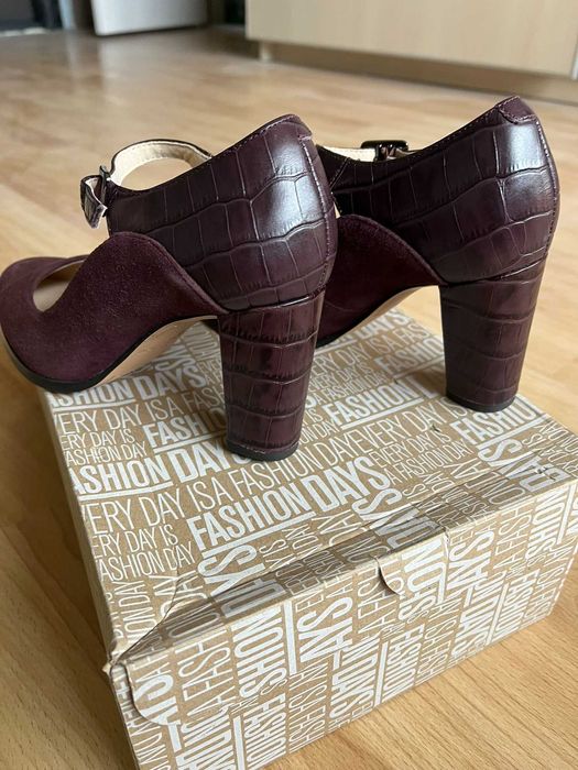 Чисто нови обувки Clarks - номер 35
