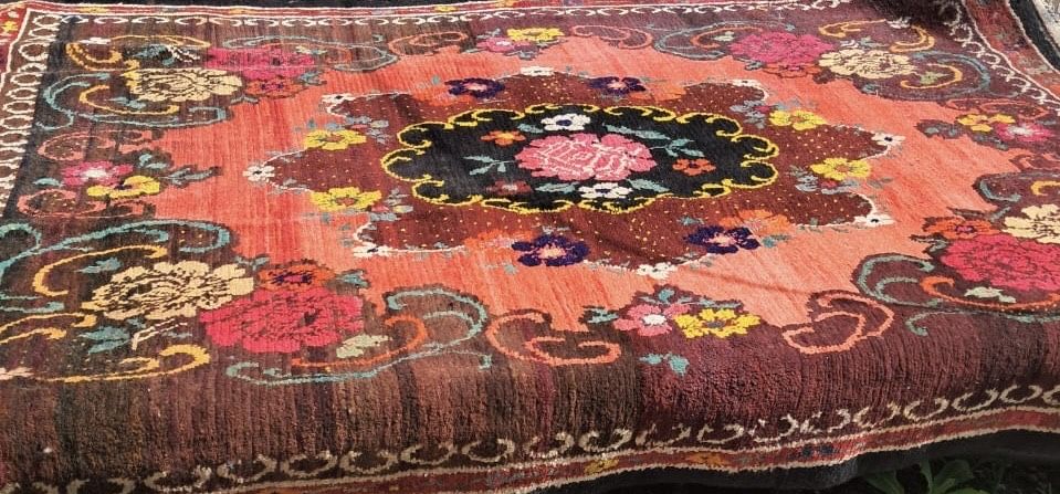 Ковер ручной работы