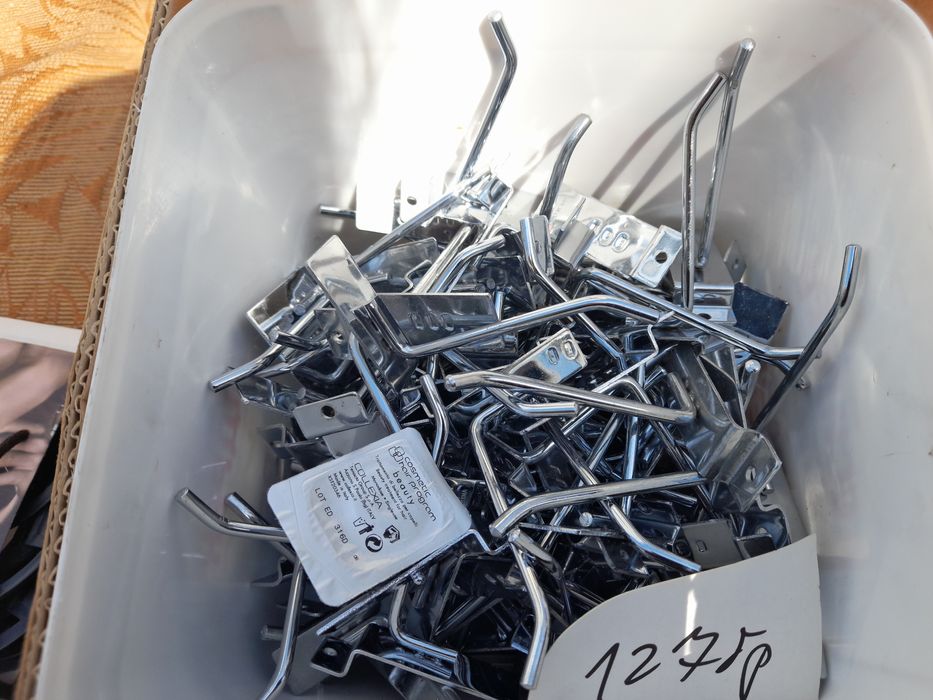 Дървени закачалки за дрехи