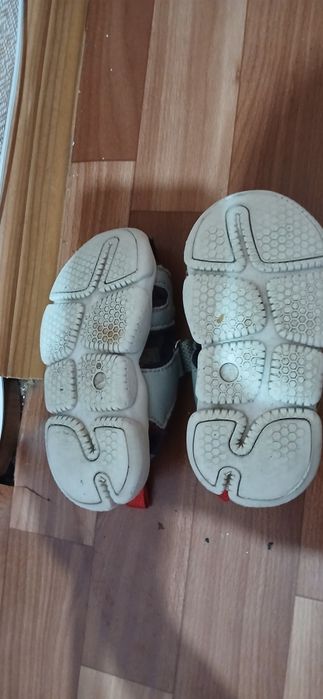 Отдам сандалики для мальчиков