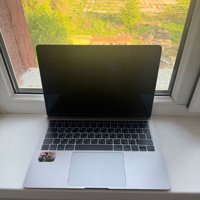 Продам macbook air 128gb intel core i5