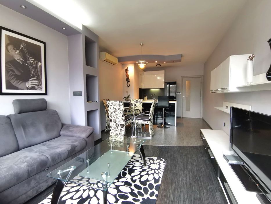 Дава се под наем Двустаен апартамент в София, Зона Б-18 - 80 кв.м за 663 € - Снимка #13