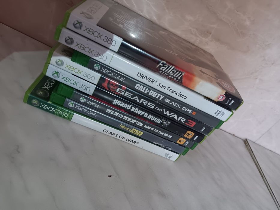 Xbox cu 2 joystick 512 gb