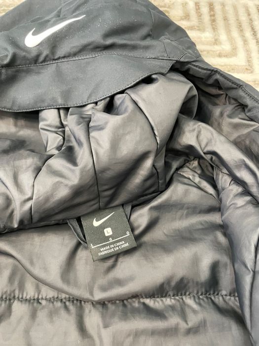 Продам зимнюю куртку Nike