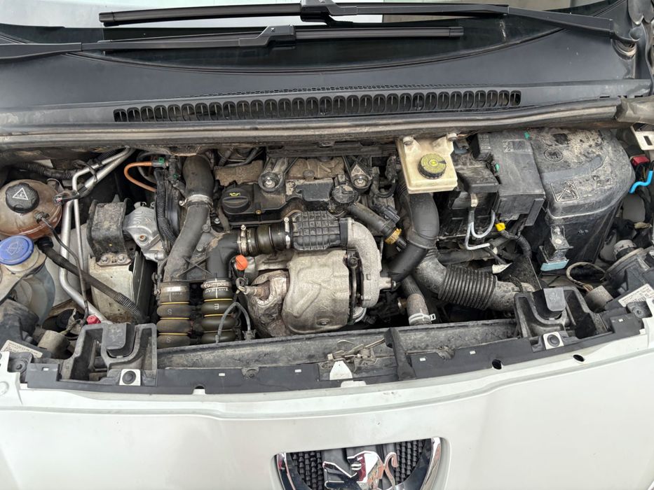 Пежо 5008 1.6 2011