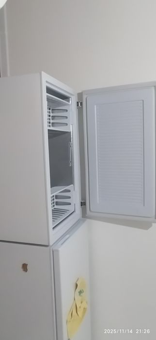 Морозильник продам