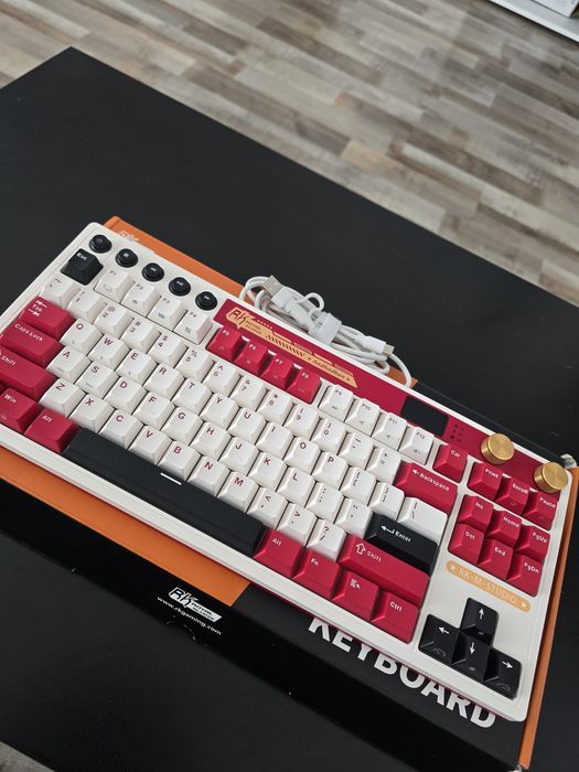Tastatura mecanica gaming Royal Kludge M87 wireless