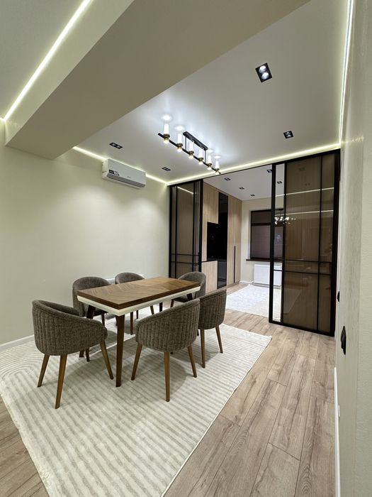 Srochna sotiladi o’zimni uyim Yakkasaroyda 3 xona