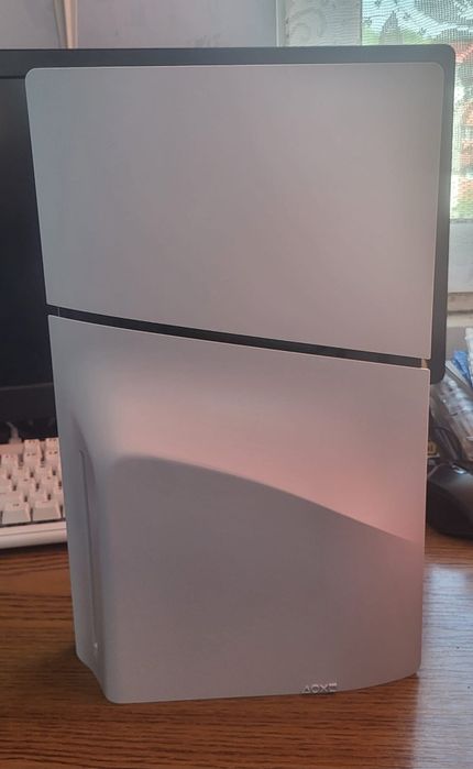 Vând Consolă PlayStation 5 825GB + Controller DualSense
