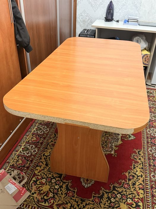 Стол для кухни продается