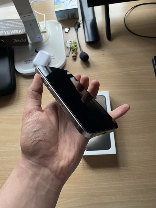 iPhone 15 pro с комплектом