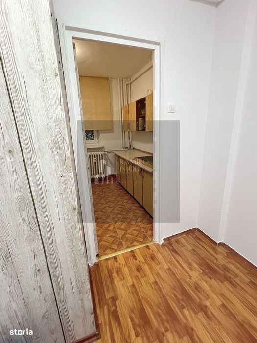 Apartament 3 camere bloc 1982 etaj 2 - Piata Sudului Sector 4