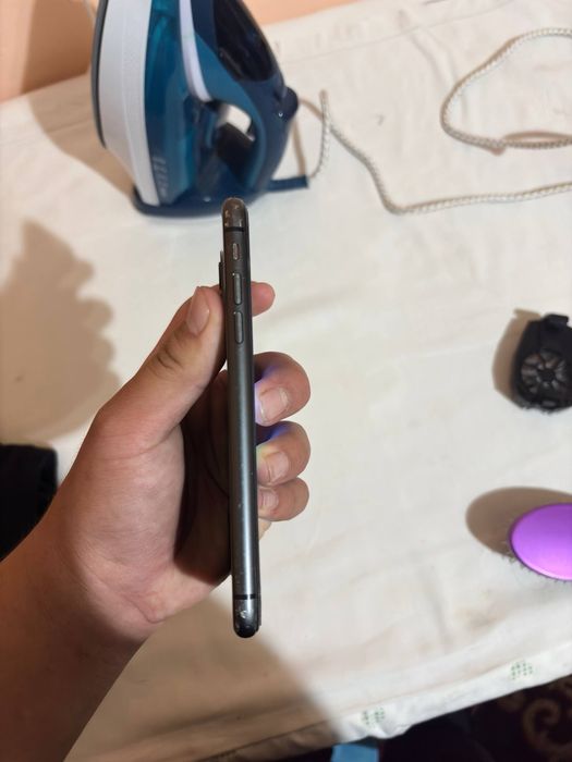 iPhone 11 64гб..
