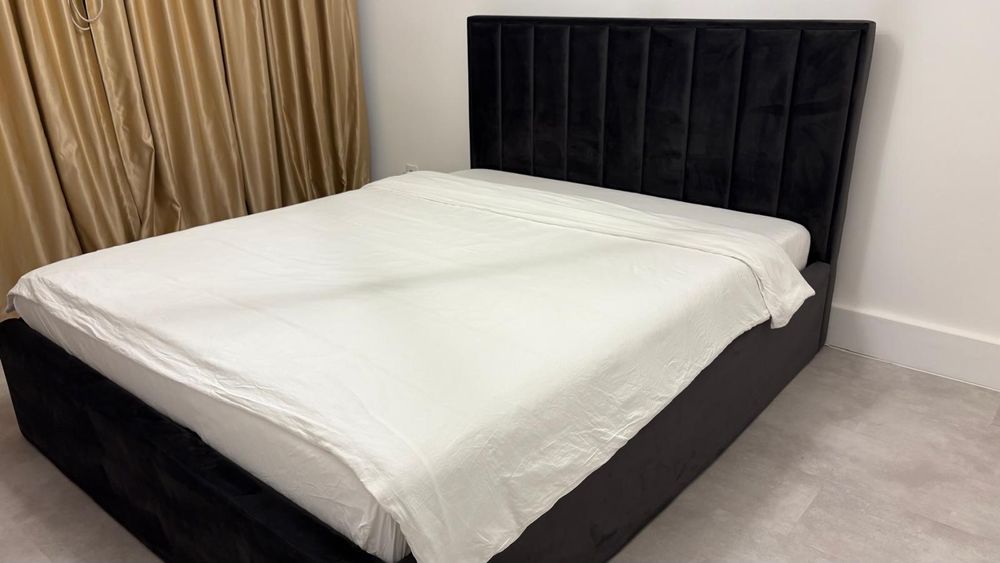 Vând pat matrimonial