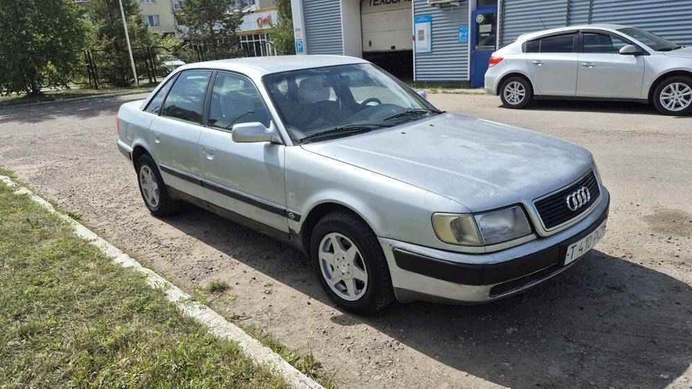Продам Ауди 100 с4