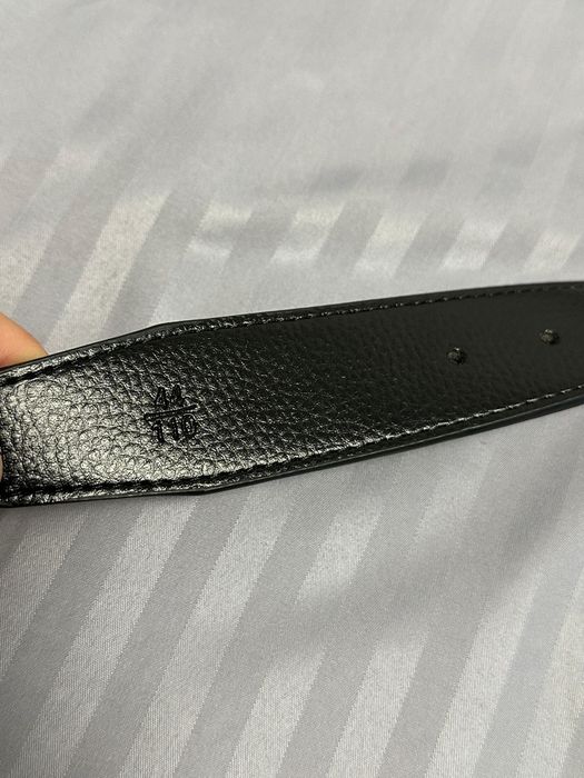 Curea Hermes noua din piele neagra cu catarama aurie lungime 110,cm