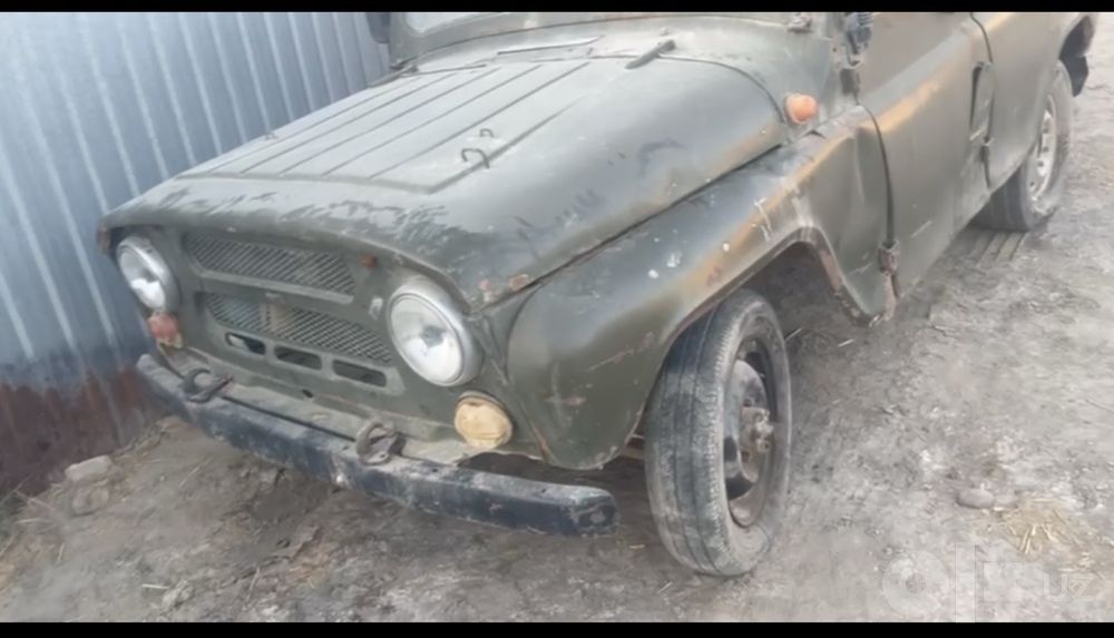 Uaz Erdua mator yurib turgan