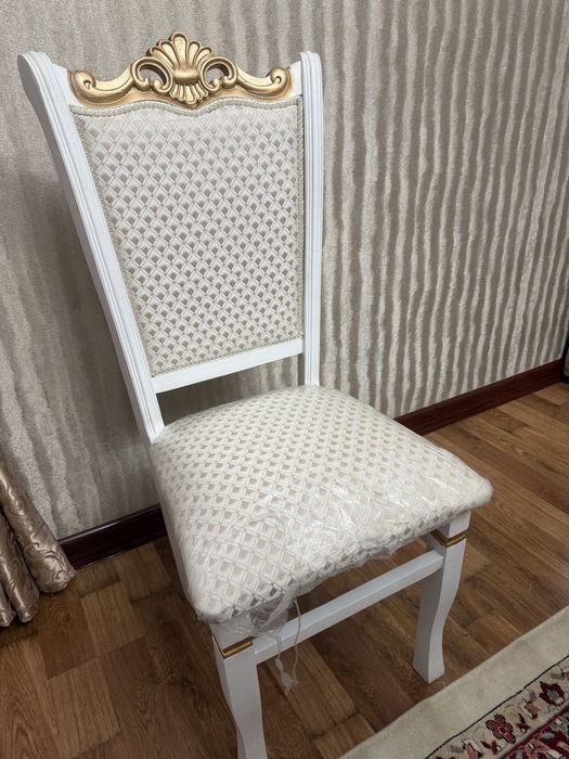 Стулья почти новые