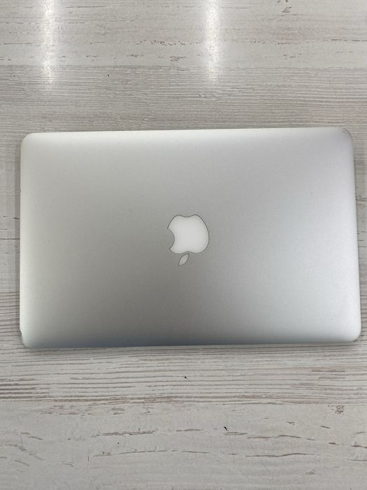 Mackbook Air (11-inch, Early 2015)