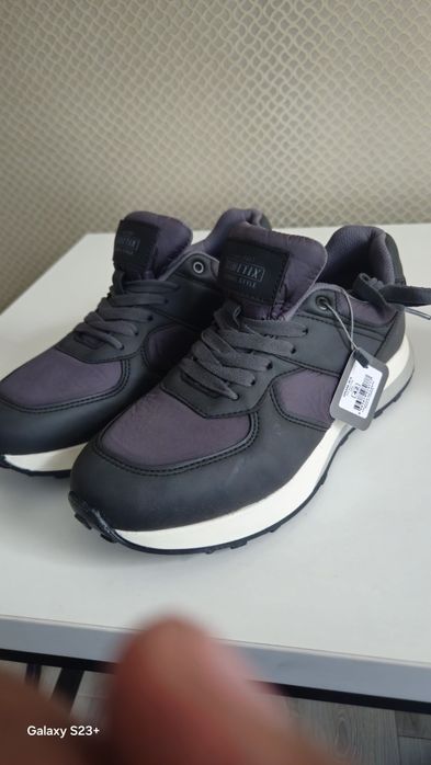 Кроссовки осень зима Турция разм.42