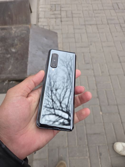 Продам телефон Z Fold 512/12