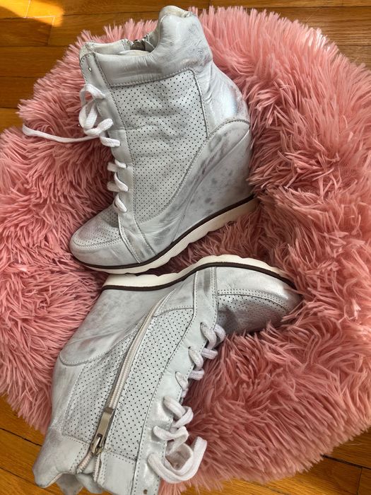 Обувки на платформа