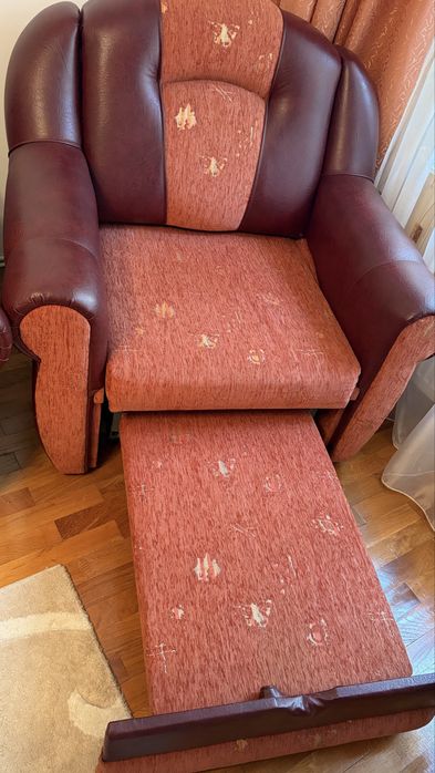 Vand mobila + canapea si fotolii extensibile + birou