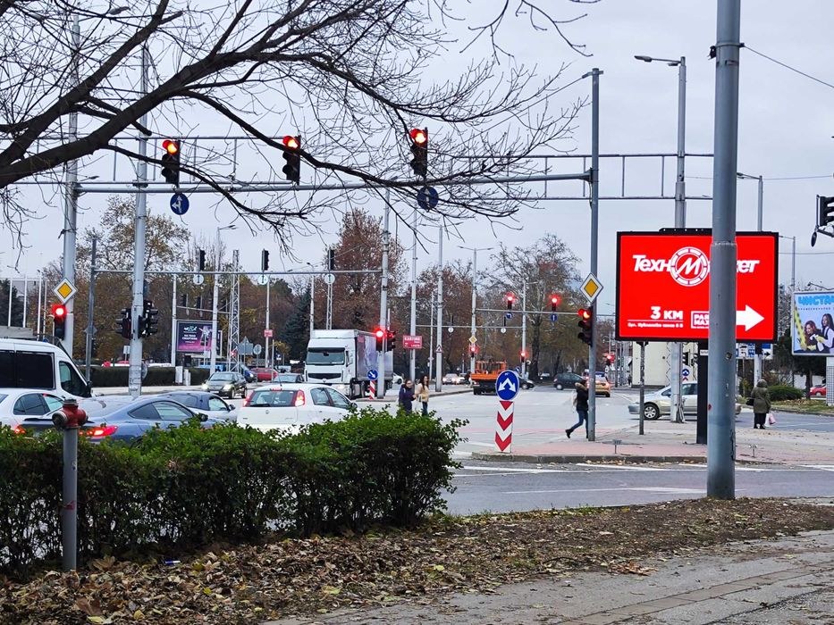 МАГАЗИН под Наем ТОП ЛОКАЦИЯ Пловдив, голямо кръстовище, Паркинг