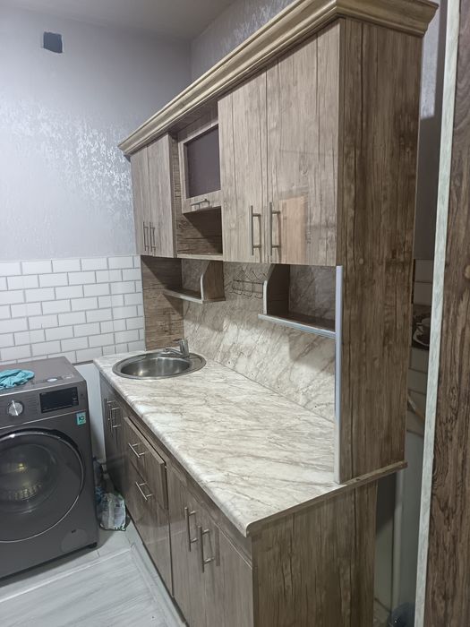 Кухонные  мебел шкаф