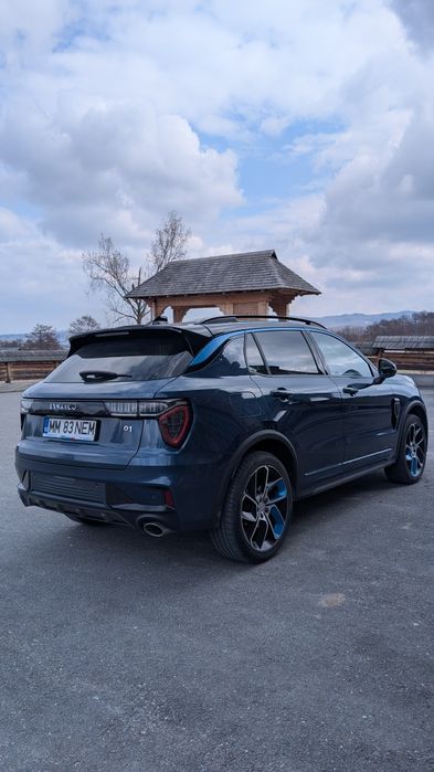 Lynk&Co 01  PHEV