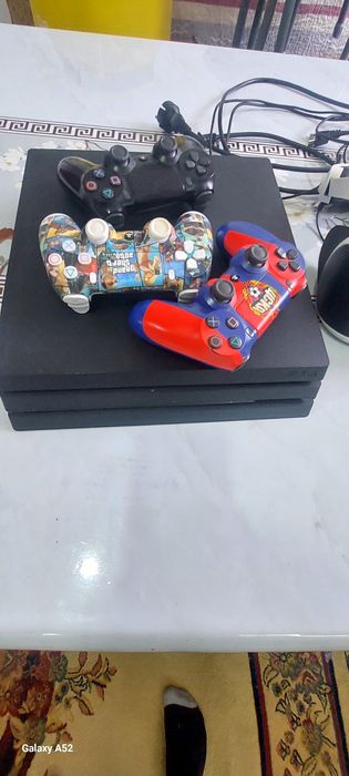 PlayStation 4 Pro + VR комплект + 3 геймпада