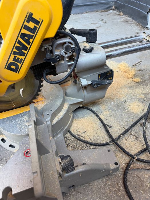 Dewalt DW717XPS-LX 1675W Циркуляр пендула на 110v