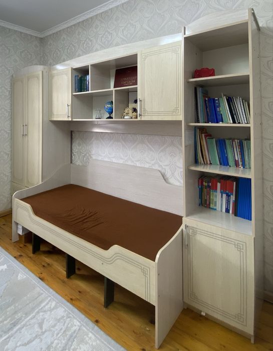 Шкаф со встроенной кроватью