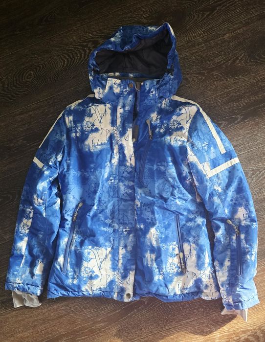 Продам горнолыжную куртку (девочка/мальчик).