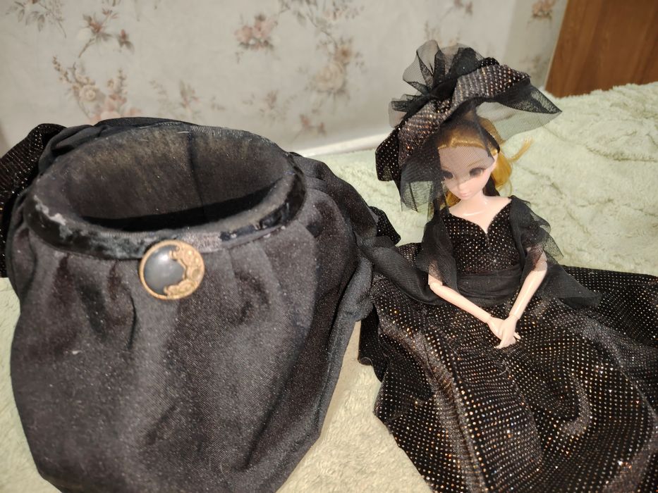 Кукла-шкатулка со съёмной куклой