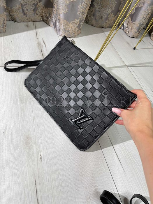 Borseta Louis Vuitton tip plic ingust
