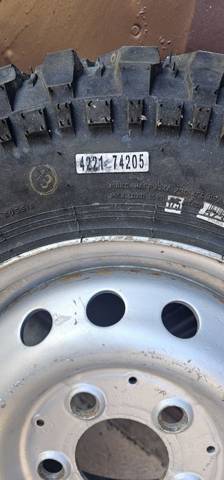 De vânzare 2 Cauciucuri 205/75/15