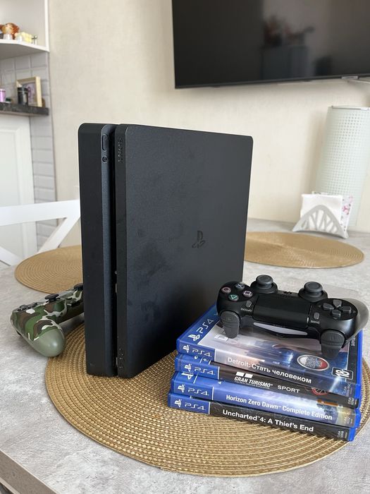 Ps4 slim, 2 геймпада, 4 игры, 500гб