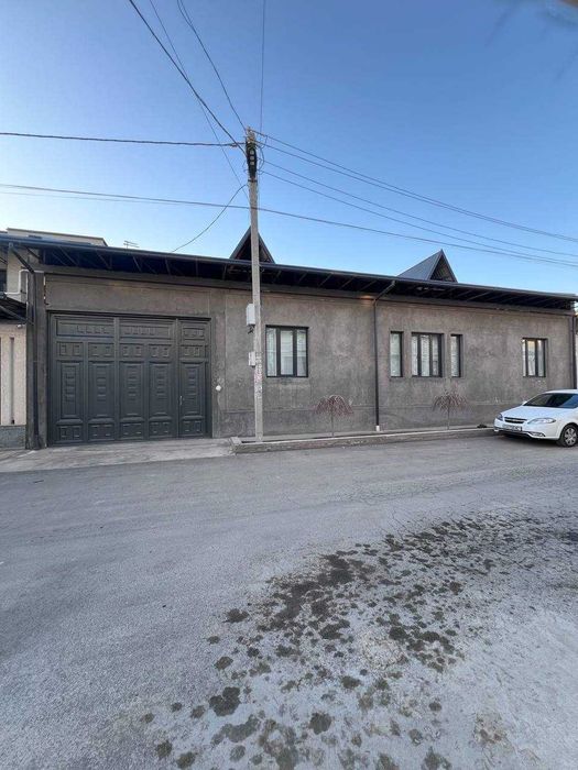 Срочно Продам свой 7 комнатный Дом в хорошем локацию.