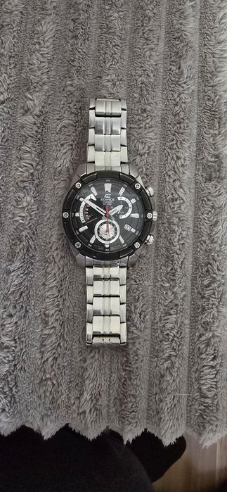 Продам часы Edifice EFR-559