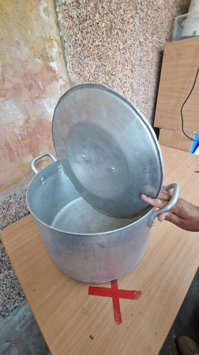 Продам кастрюлю алюминиевую