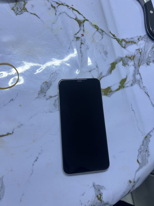 Срочно продам айфон Xs max