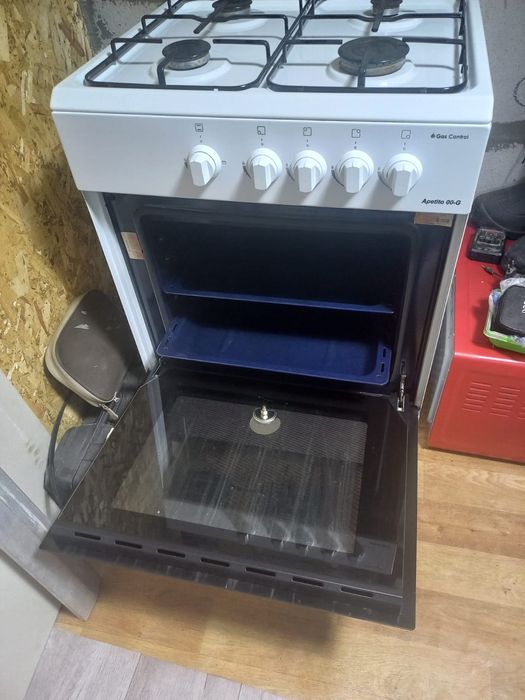 Продам газ плиту