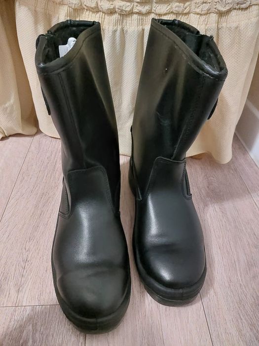 Сатылады етіктер