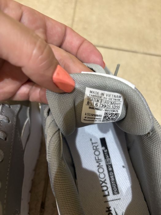 Reebok   на платформа нови