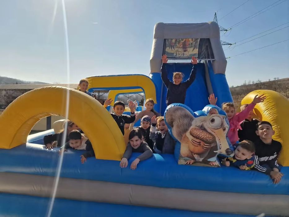 2026 tobogane gonflabile+ aparat de înghețată