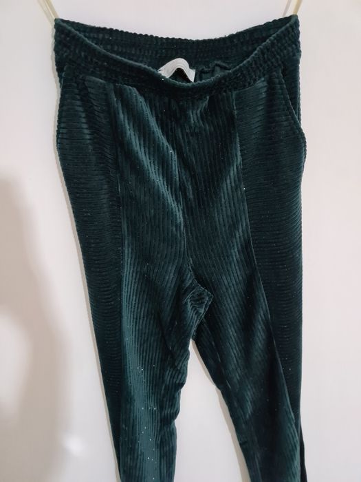 Vând trening din catifea