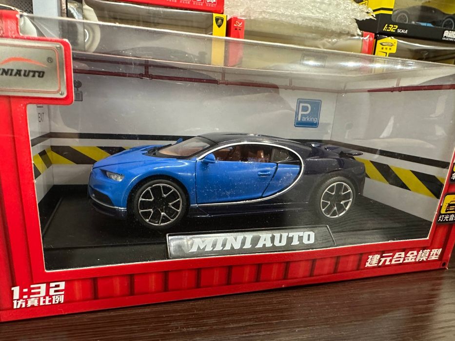 Bugatti Chiron 1.32! Металлическая модель со светом и звуом