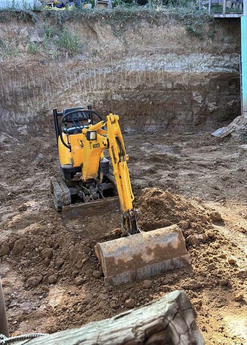 Услуги с микро багер и дъмпер